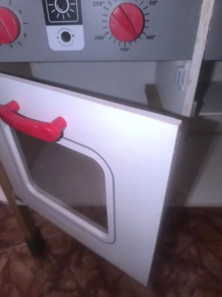 Cocinita de juguete con horno y accesorios