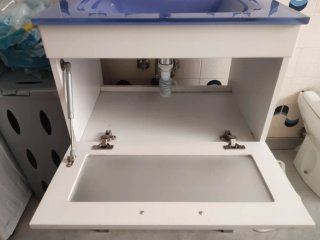 Mueble lavamanos baño azul y blanco