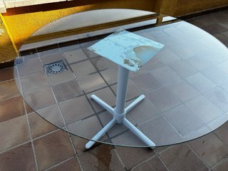 Mesa redonda cristal y base blanca