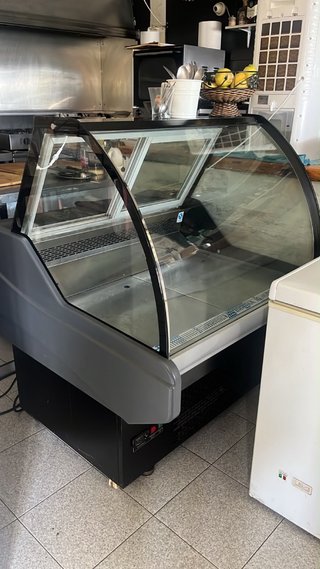 Nevera expositora refrigerada