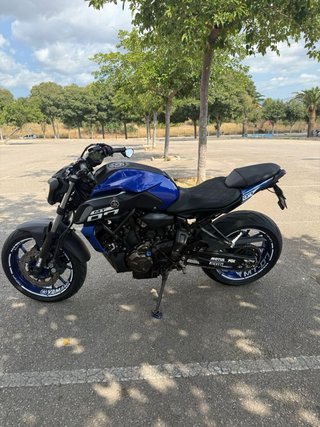 Yamaha MT-07 Naked Azul/Negro