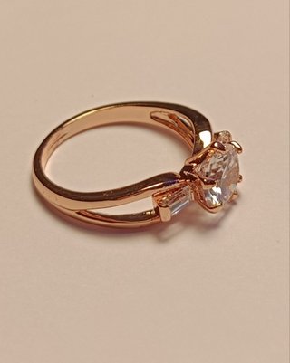 Anillo Oro Rosa Cristal Baguette