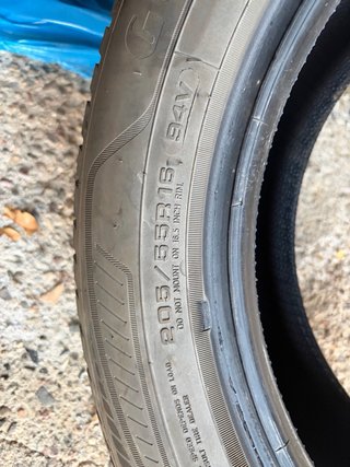 Neumáticos Goodyear 205/55/16 94V invierno