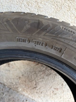 Neumáticos Goodyear 205/55/16 94V invierno