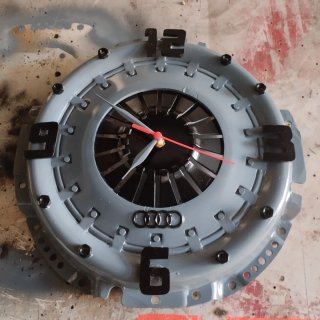 Reloj Audi Clutch Diseño Único