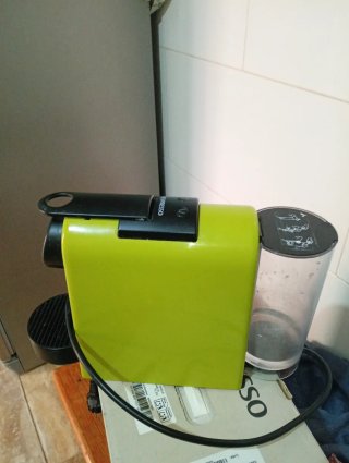 Cafetera Nespresso Inissia DeLonghi Verde