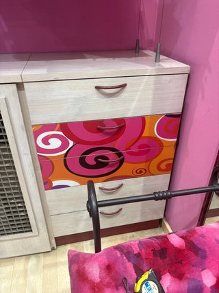 Cajonera de madera y metal