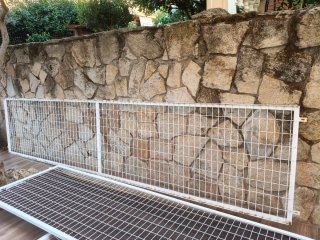 Puertas de hierro blancas
