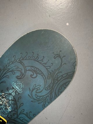 Nitro Mystique Snowboard con fijaciones