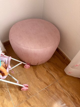 Puf / taburete rosa de tela tapizado