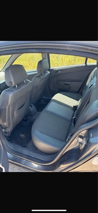 Opel Astra 2011