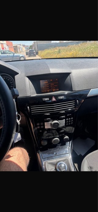 Opel Astra 2011