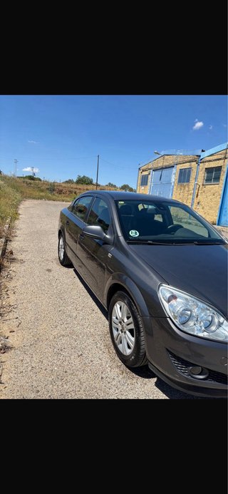 Opel Astra 2011