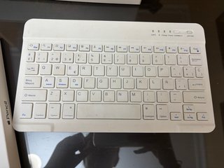 Apple iPad 7ª Gen + Apple Pencil + Teclado