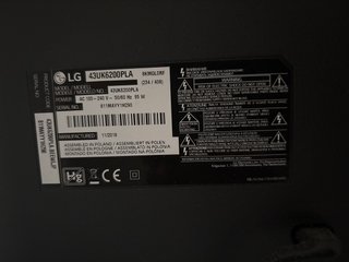 LG Smart TV 75” UHD 4K y 43”. Los dos a €400.