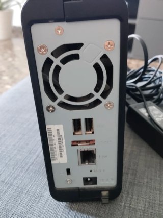 Servidor Fujitsu Celvin NAS 1TB