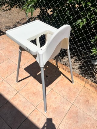Silla / trona de comer para bebé blanca