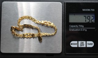 Pulsera de oro de 18k. Peso: 7.92 gr.