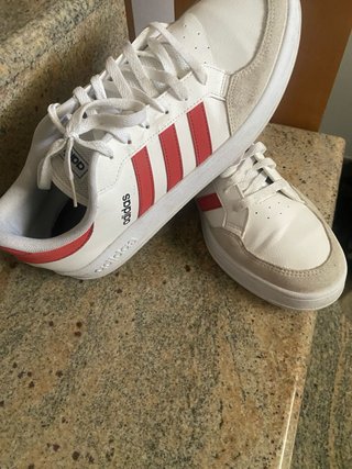 Zapatillas Adidas Blancas y Rojas