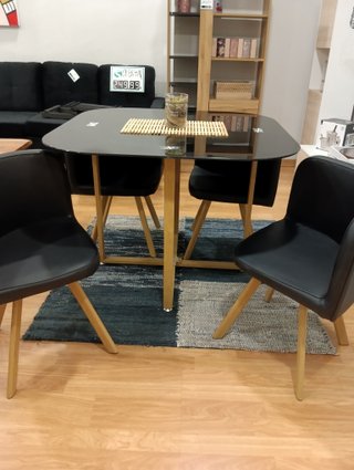 Mesa comedor cristal negro y 4 sillas