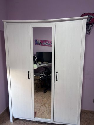 Armario blanco madera