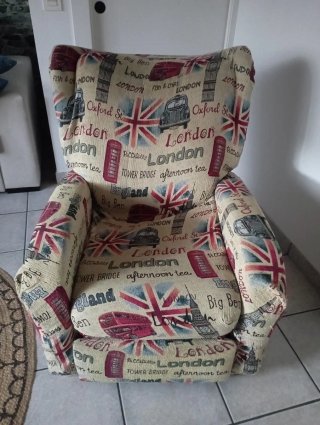 Butaca de salón con estampado Londres