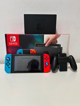 Nintendo Switch V2 + FC 25 + Custodia