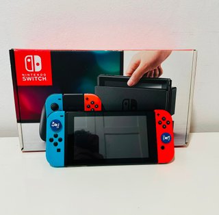 Nintendo Switch V2 + FC 25 + Custodia