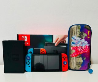 Nintendo Switch V2 + FC 25 + Custodia