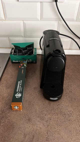 Cafetera Nespresso DeLonghi Negra