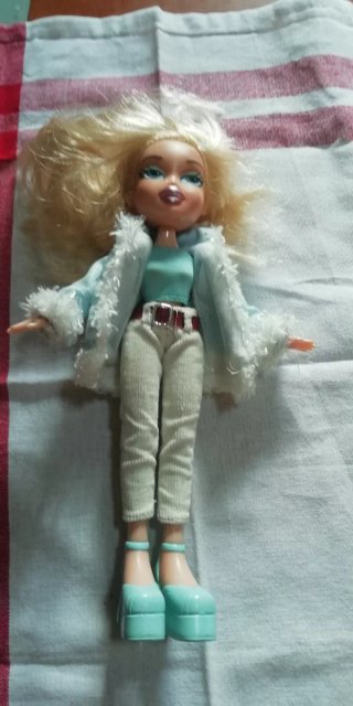 Muñeca Bratz rubia