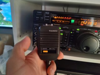 Radioaficionado Yaesu FT-1000