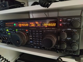 Radioaficionado Yaesu FT-1000