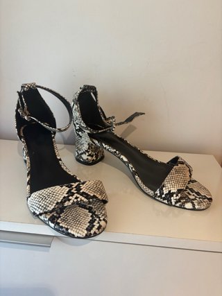 Zapatos de tacón serpiente talla 37