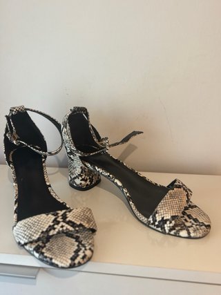 Zapatos de tacón serpiente talla 37