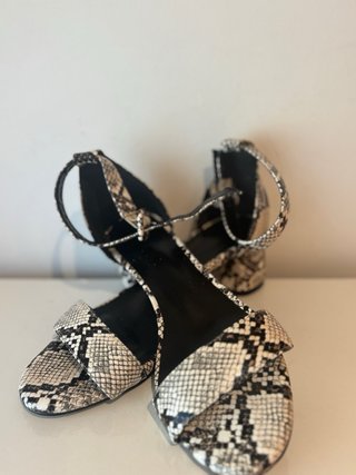 Zapatos de tacón serpiente talla 37