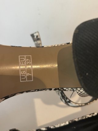 Zapatos de tacón serpiente talla 37