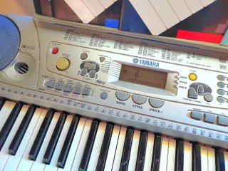 Teclado Yamaha PSR-275 + Curso Piano
