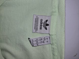 T-shirt Adidas verde con logo