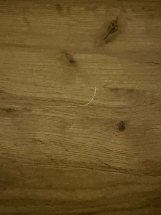 Cómoda de madera con cajones y puertas