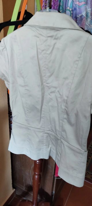 Chaqueta H&M manga corta entallada T.34