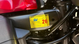 Honda CB650R Roja