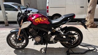 Honda CB650R Roja