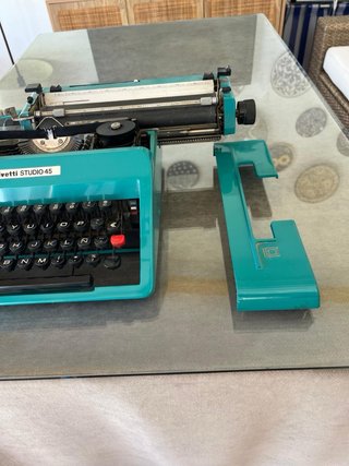 Máquina de escribir Olivetti Studio 45