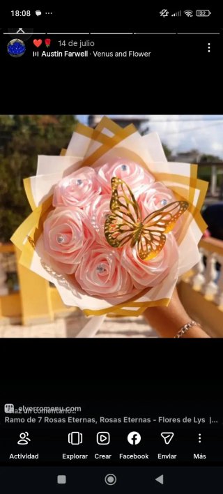 Ramo de 7 Rosas Rosas con Mariposa Dorada