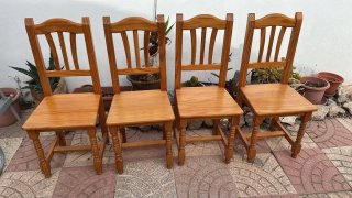 4 Sillas de Madera