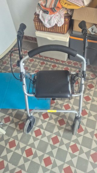 Andador Mobiclinic Plegable