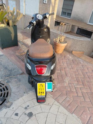 KSR MOTOR 50cc Scooter CRUZER Negra Marrón