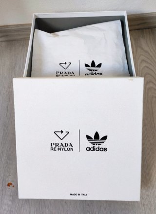 Scatola Prada x Adidas Re-Nylon Made in Italy