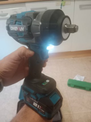 Pistola llave de impacto onevan 2.800 +juego vasos